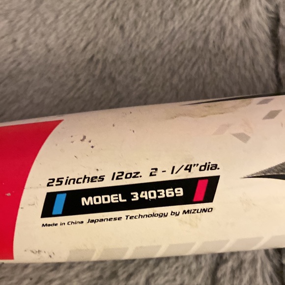 2 mizuno Jennie finch bats good condition little wear - Picture 3 of 4